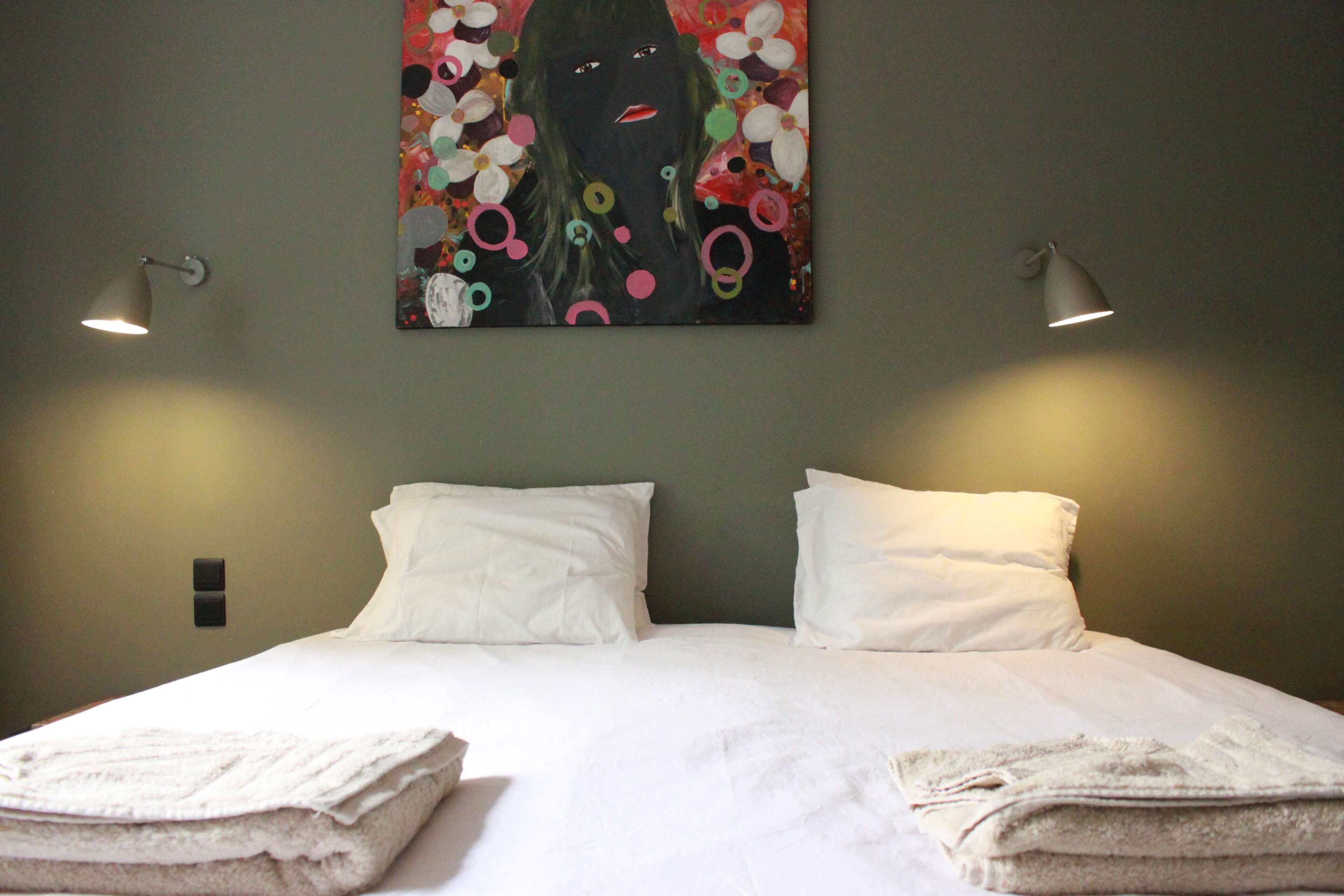 Garden apt, next to Plaka. Roof top terrace!