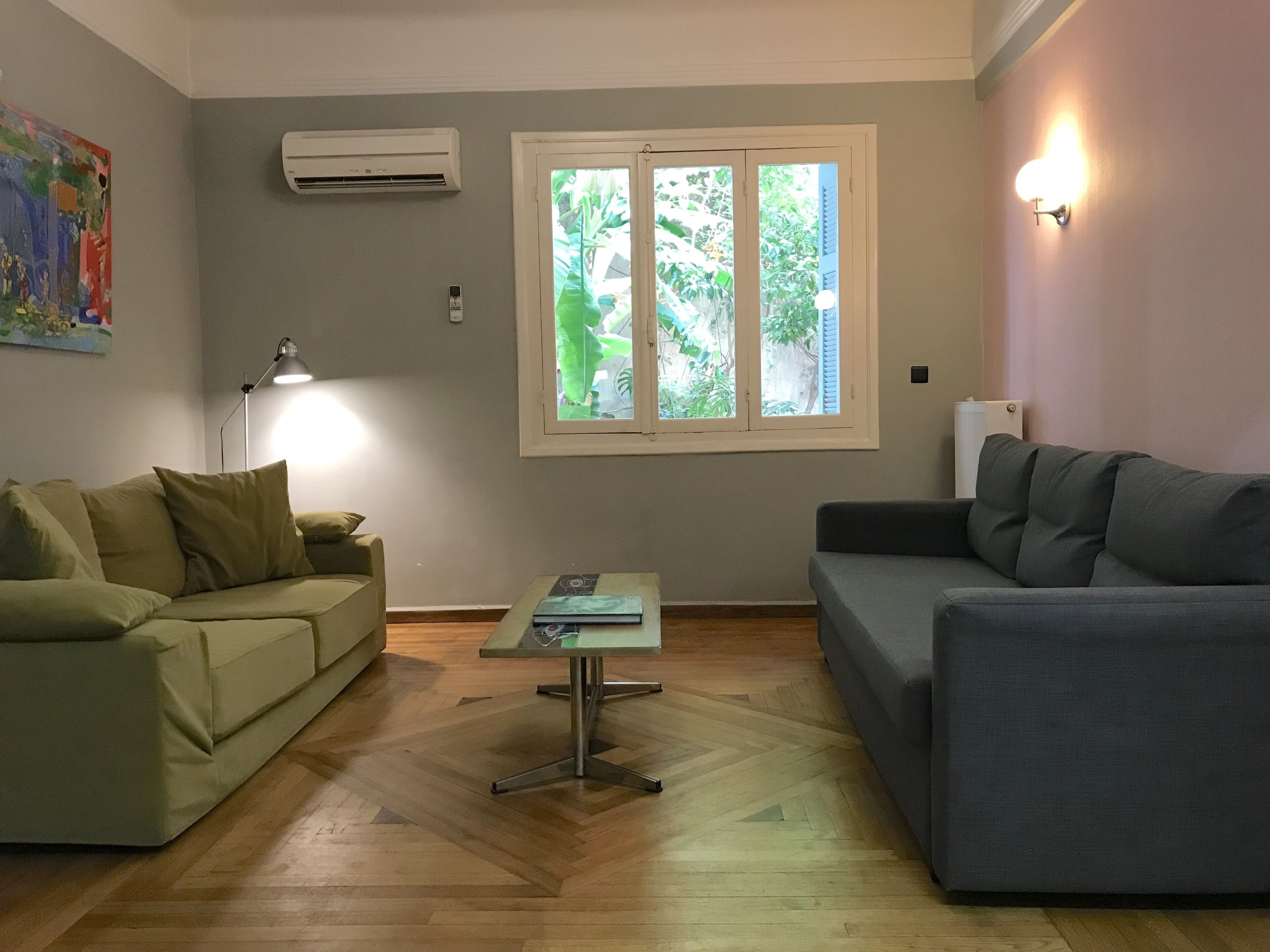 Garden apt, next to Plaka. Roof top terrace!