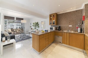 Oven, stovetop, highchair