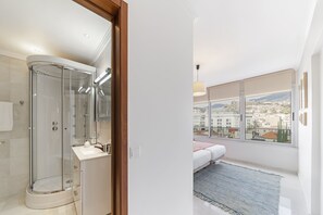 Shower - Arriaga I, amazing location (Funchal)