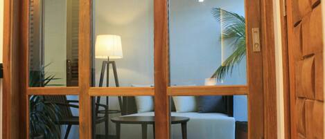 Escritorio y camas plegables/adicionales