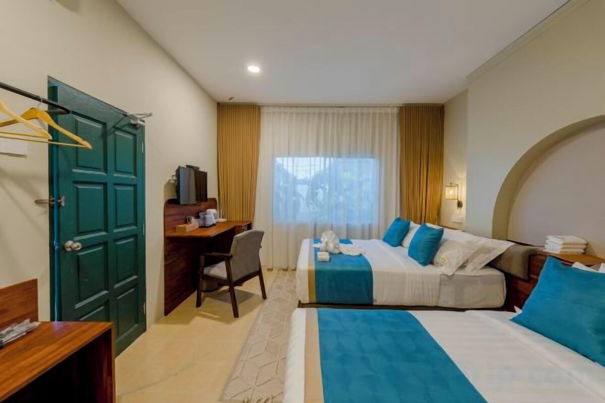 Desk, rollaway beds