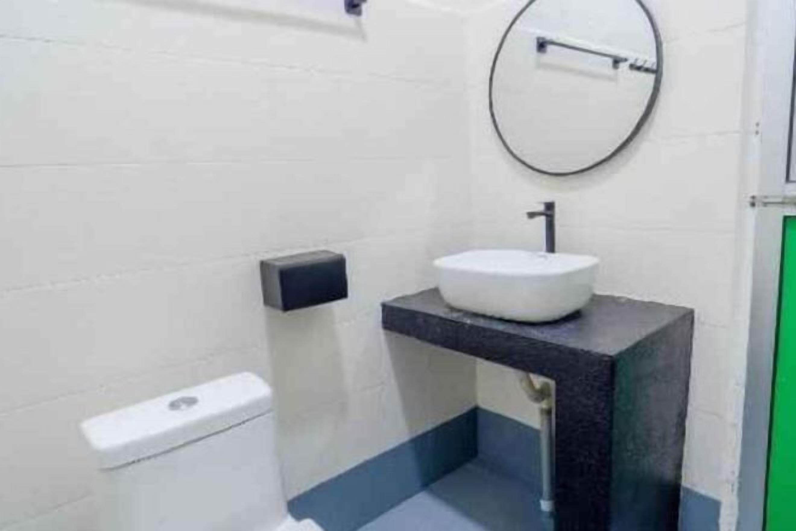 バスルーム | シャワー、バスアメニティ (無料)、タオル