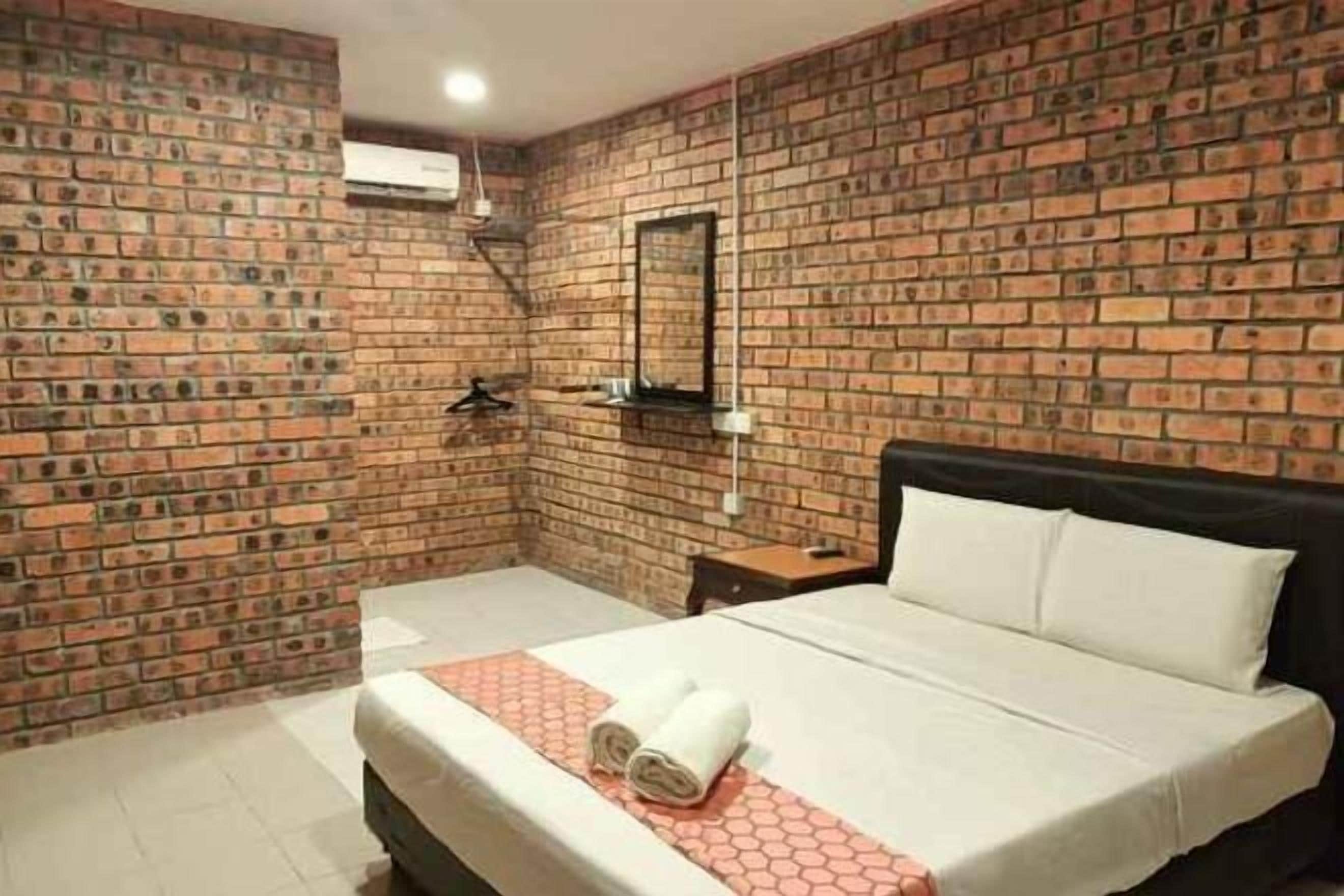 โต๊ะทำงาน, เตียงเสริม/เปล