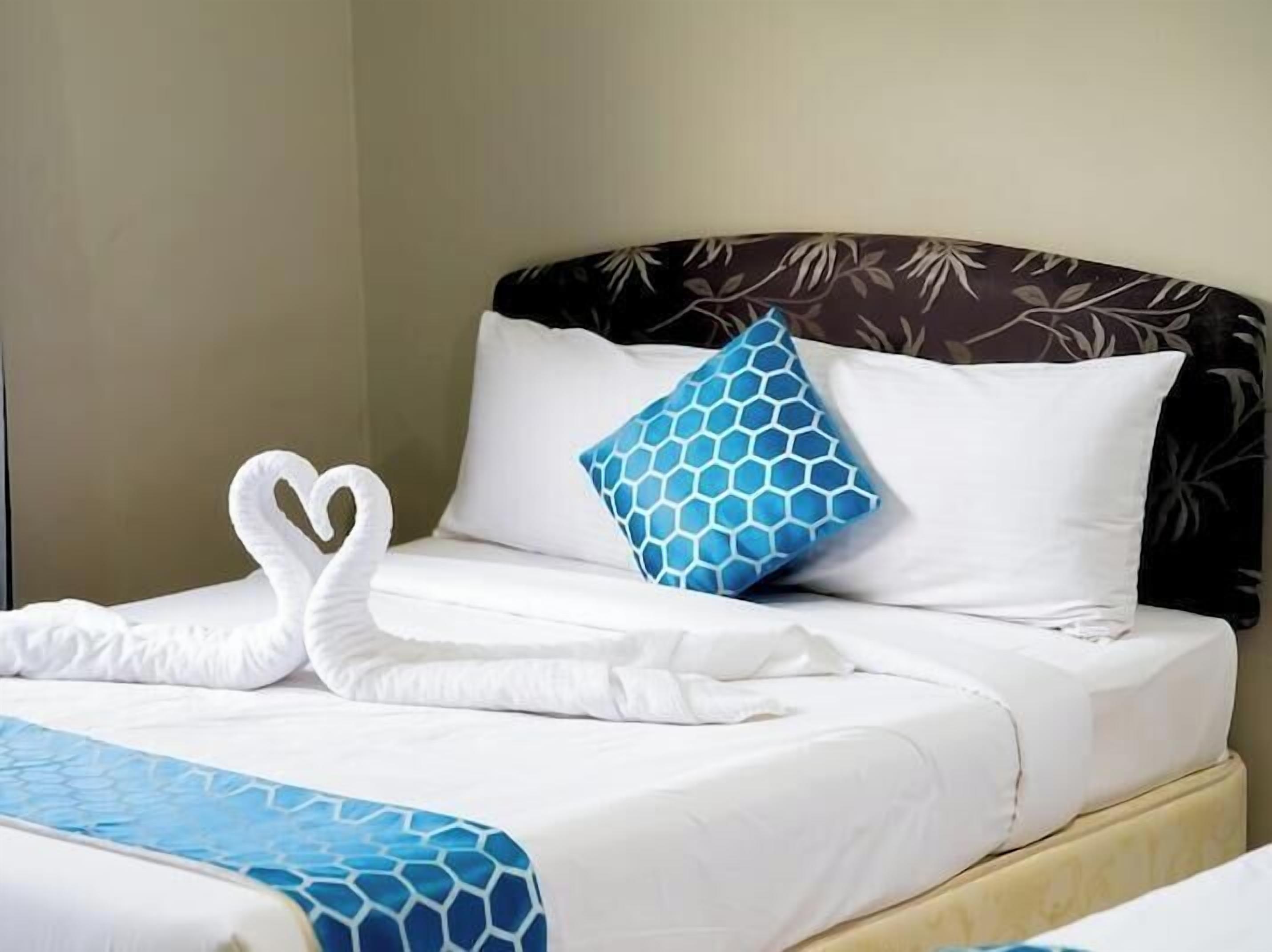 Desk, rollaway beds