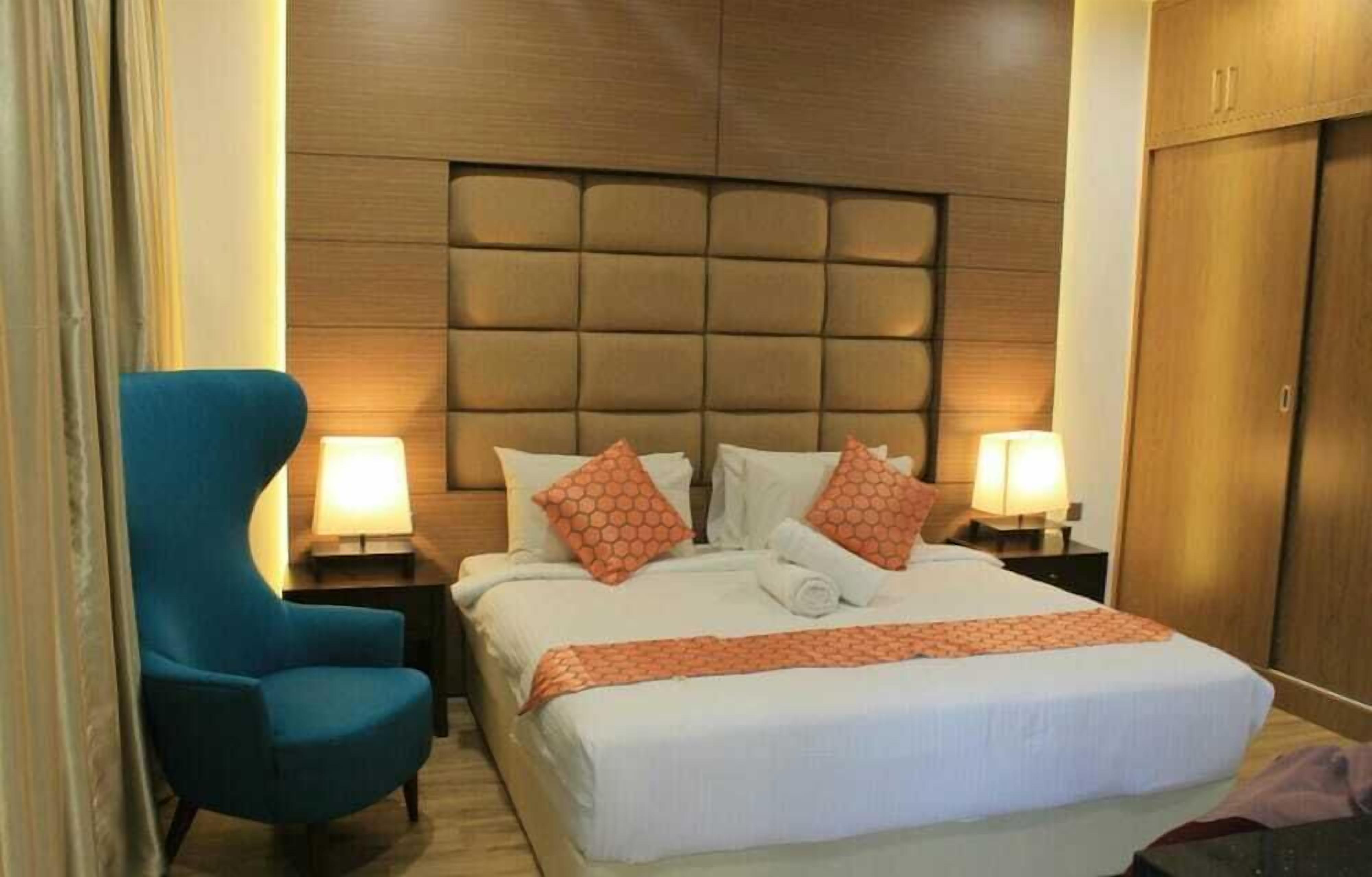 Desk, rollaway beds