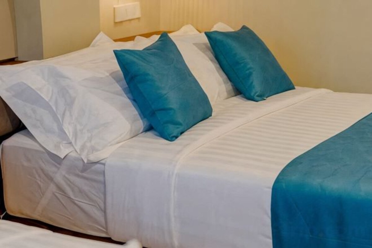 Desk, rollaway beds