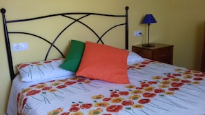 2 chambres, coffres-forts dans les chambres, fer et planche Ă repasser