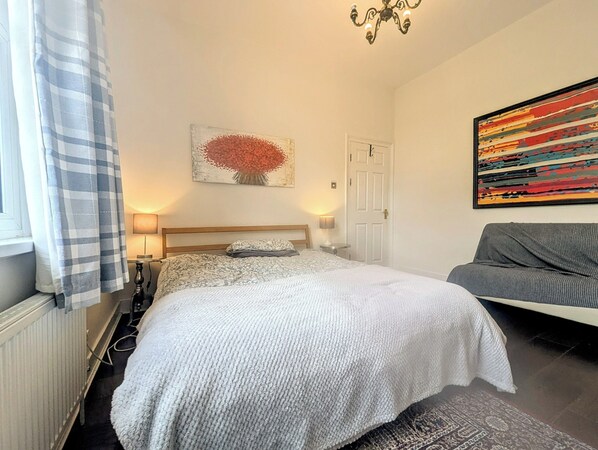6 bedrooms, iron/ironing board, WiFi, bed sheets - Amazing luxury 6 bed 3 bath Victorian house in heart of London (London)