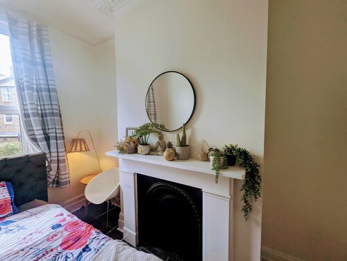 Amazing luxury 6 bed 3 bath Victorian house in heart of London