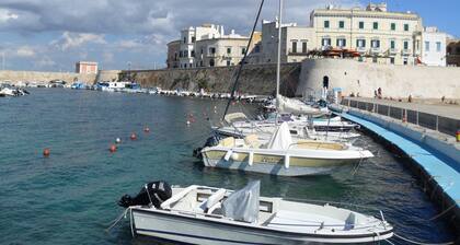 SILVIA DOMUS SUNFLOWERS - MOVIDA BEACH URLAUB RELAX - 5 PL 5 Minuten von Gallipoli
