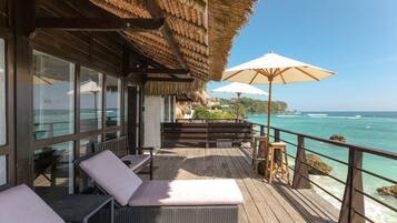 Honeymoon Villa, 1 King Bed, Beach View | Terrace/patio