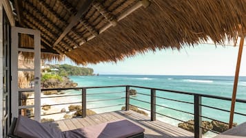 Panoramic Villa, 1 King Bed, Ocean View | Beach/ocean view