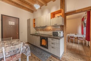 Frigorifero, microonde, forno, lavastoviglie