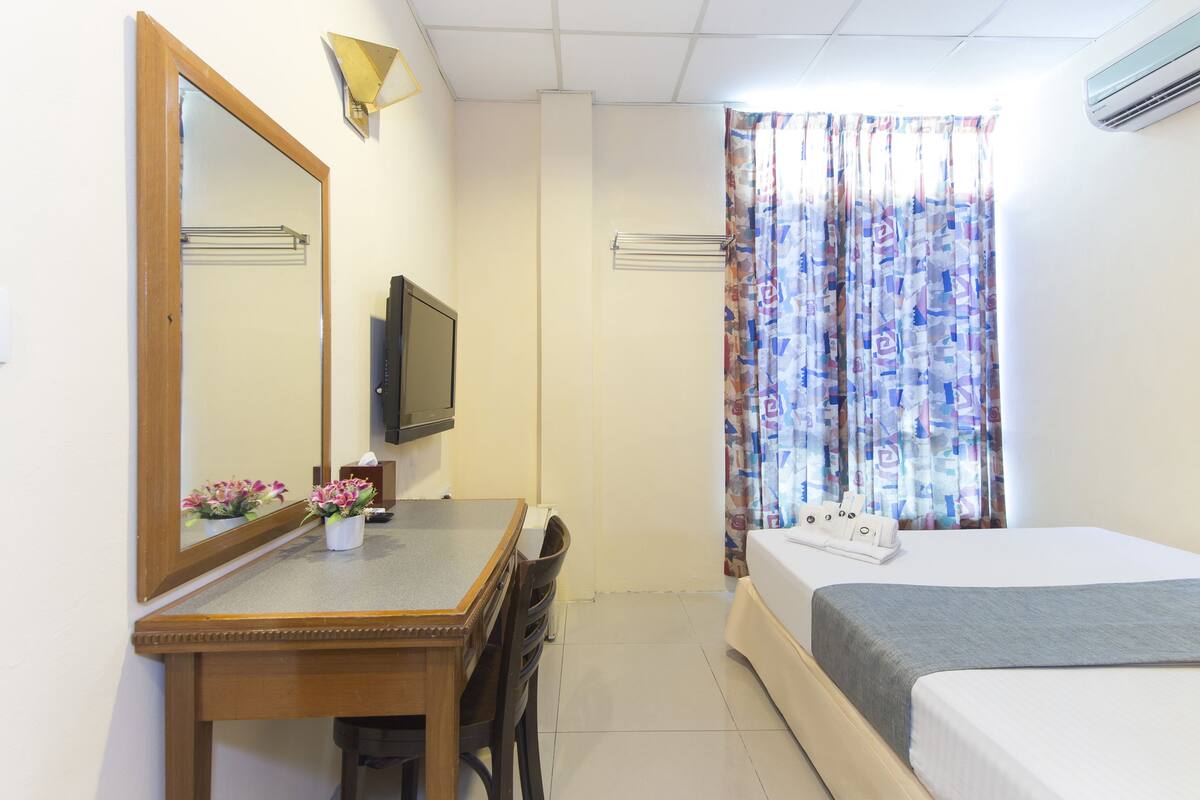 Comfort Room, 1 Single Bed, Non Smoking | In-room safe, free WiFi