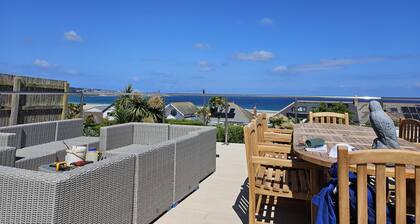Schönes Strandhaus. Atemberaubender Meerblick, einfacher Zugang zum goldenen Strand von Hayle.
