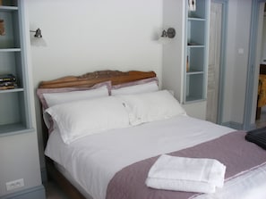 2 chambres, fer et planche à repasser, lit parapluie, Wi-Fi gratuit