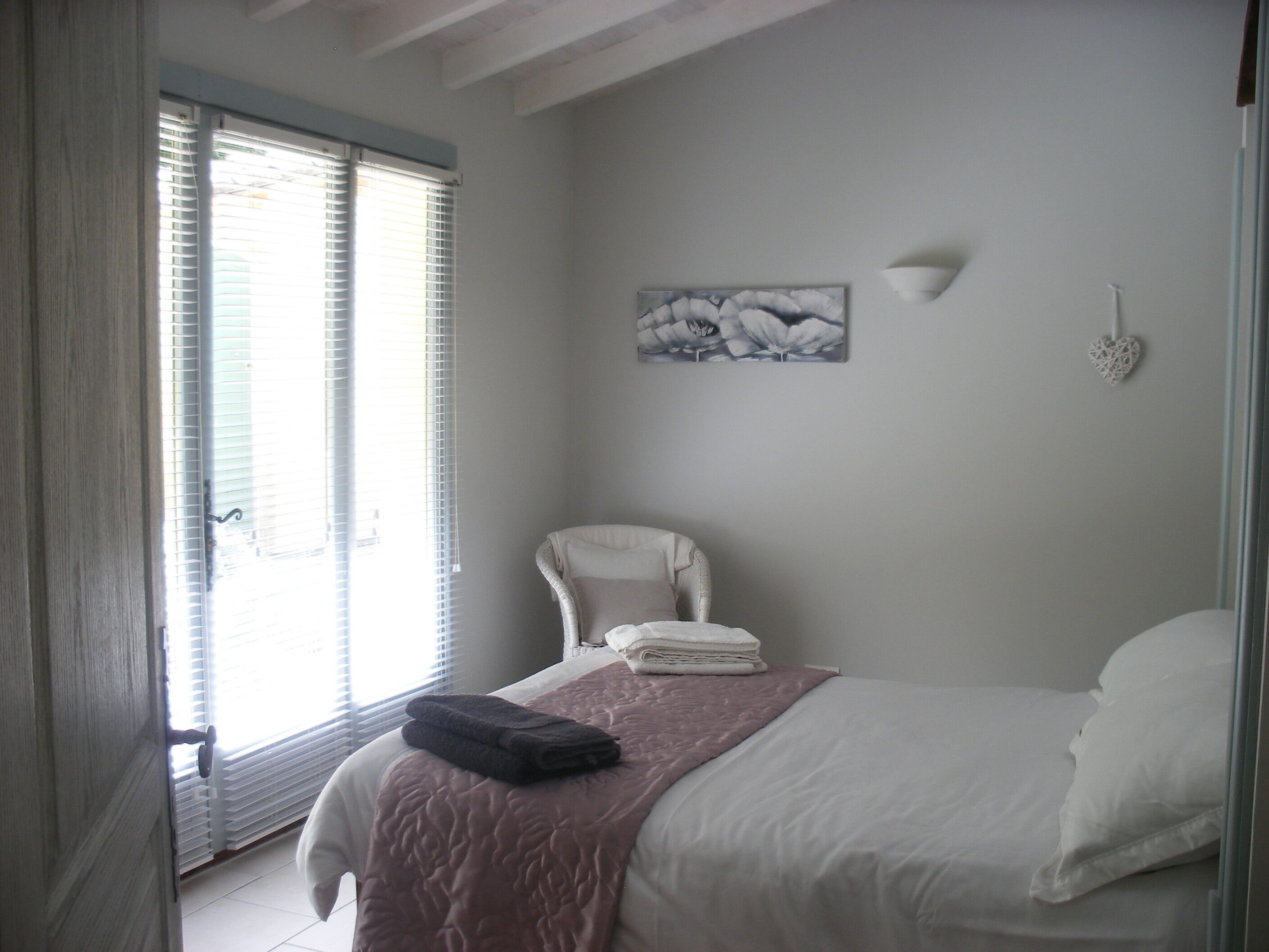 2 bedrooms, iron/ironing board, travel cot, free WiFi