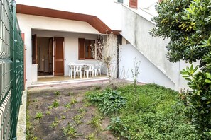 Outdoor dining - M120 - Marcelli, three-room apartment with garden 150m from the sea (Marcelli)