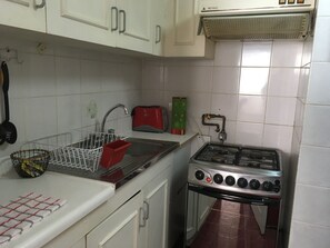 Fridge, microwave, oven, electric kettle - The Golf with large terrace (Las Condes)