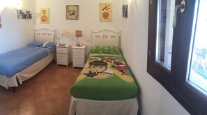 3 chambres, fer et planche à repasser, Wi-Fi gratuit, draps fournis