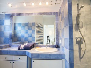 Towels - Lovely apartment for 2 people with WIFI, TV, terrace and pets allowed (Pardigon)