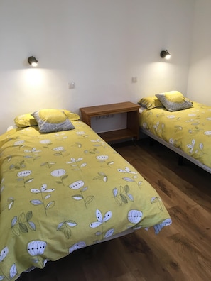 1 chambre, coffres-forts dans les chambres, fer et planche Ă repasser