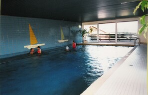 Piscine intérieure