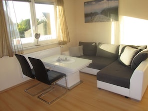 Fernseher, DVD-Player, Stereoanlage