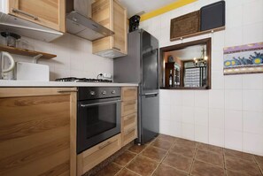 Private kitchen - Quiet house by the sea / beach, WiFi, child-friendly, terrace - great location (Alcalá)