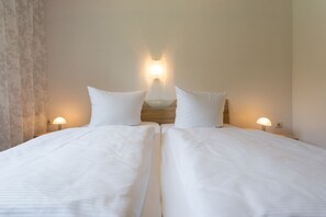 4 chambres, fer et planche à repasser, Wi-Fi gratuit, draps fournis