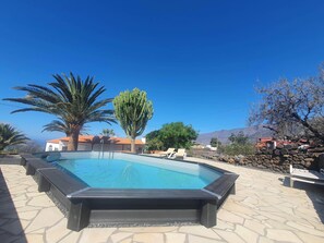 Een verwarmd zwembad