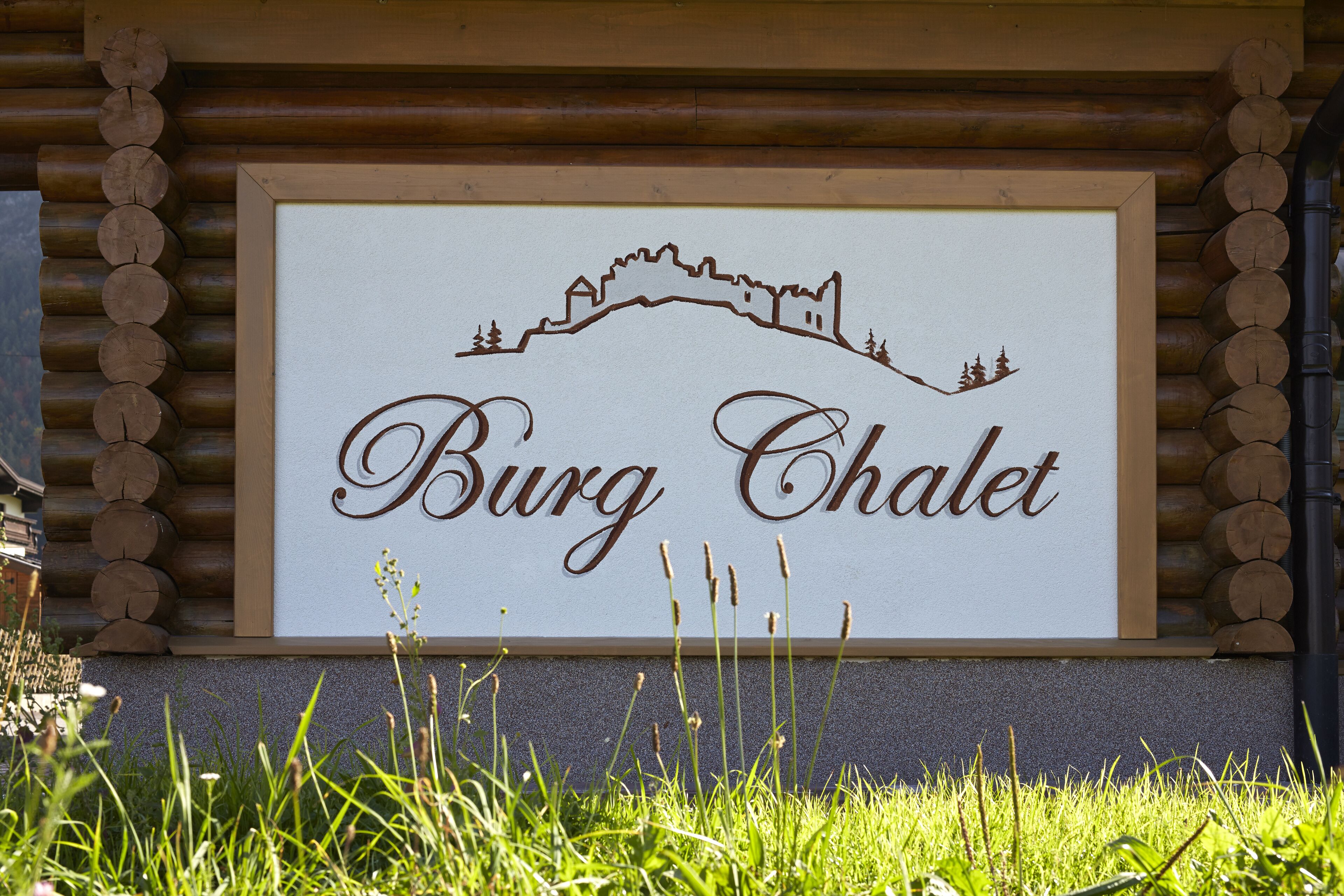 Welcome to our romantic castle chalet in Ehenbichl