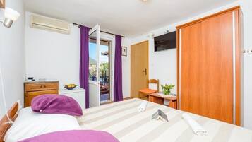 1 bedroom, free WiFi, bed sheets