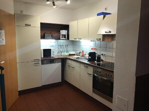 Fridge, microwave, oven, dishwasher - Holiday home in Zandt with garden, terrace and barbecue (Zandt)