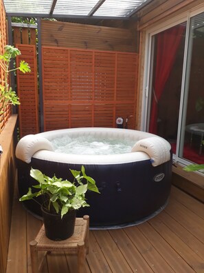 Deluxe-Bungalow, Whirlpool (Géranium) | Terrasse/Patio