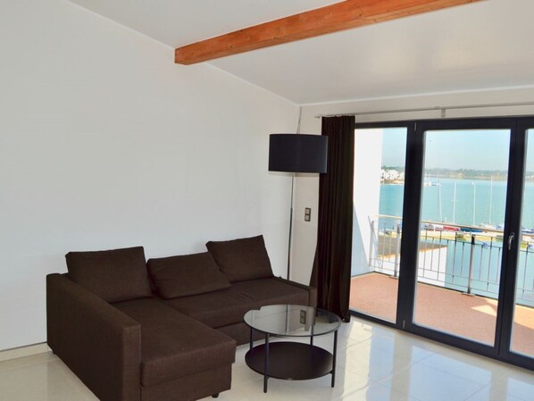 Télévision, chaîne hi-fi