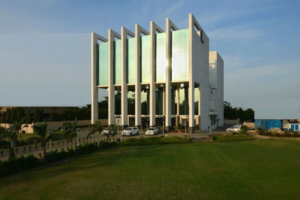 Hotel Sandy's Tower - Bhubaneswar