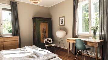 6 chambres, fer et planche à repasser, lit parapluie, accès Internet