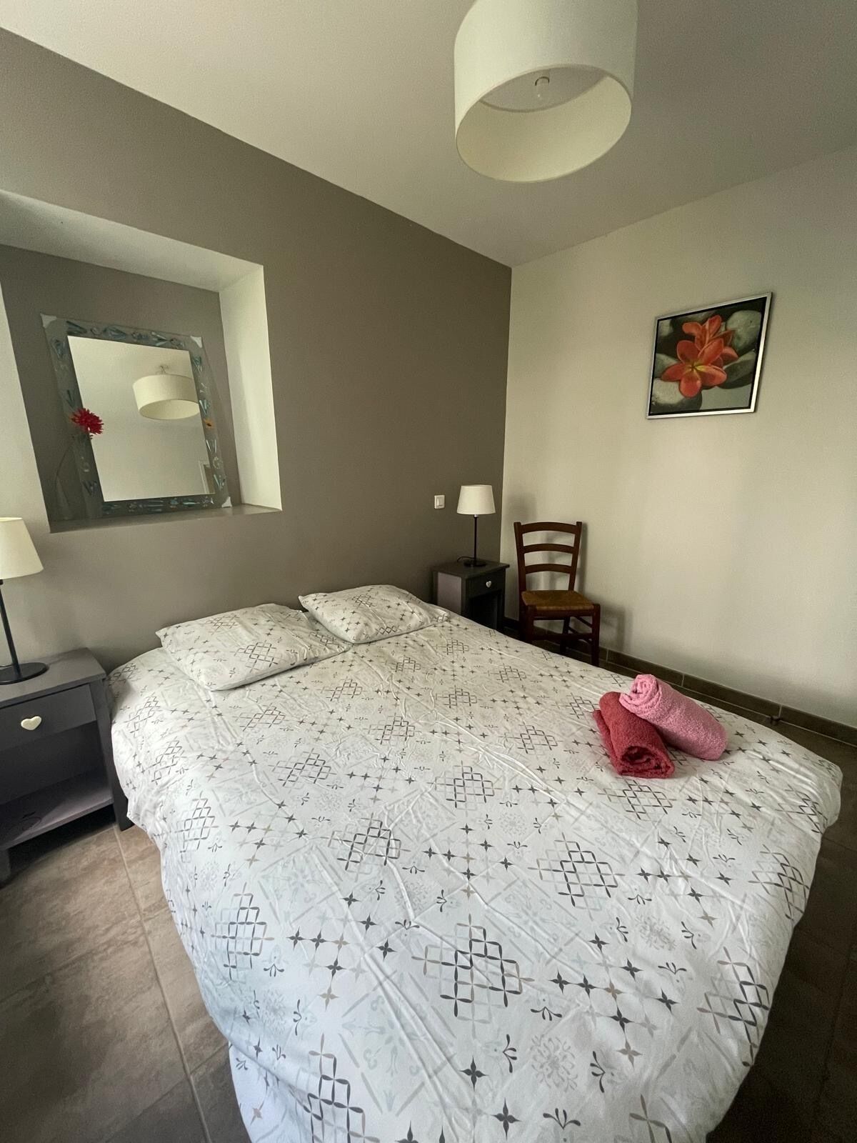 3 chambres, fer et planche à repasser