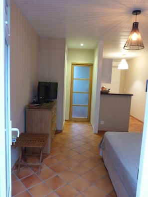 1 bedroom, iron/ironing board, travel cot, WiFi