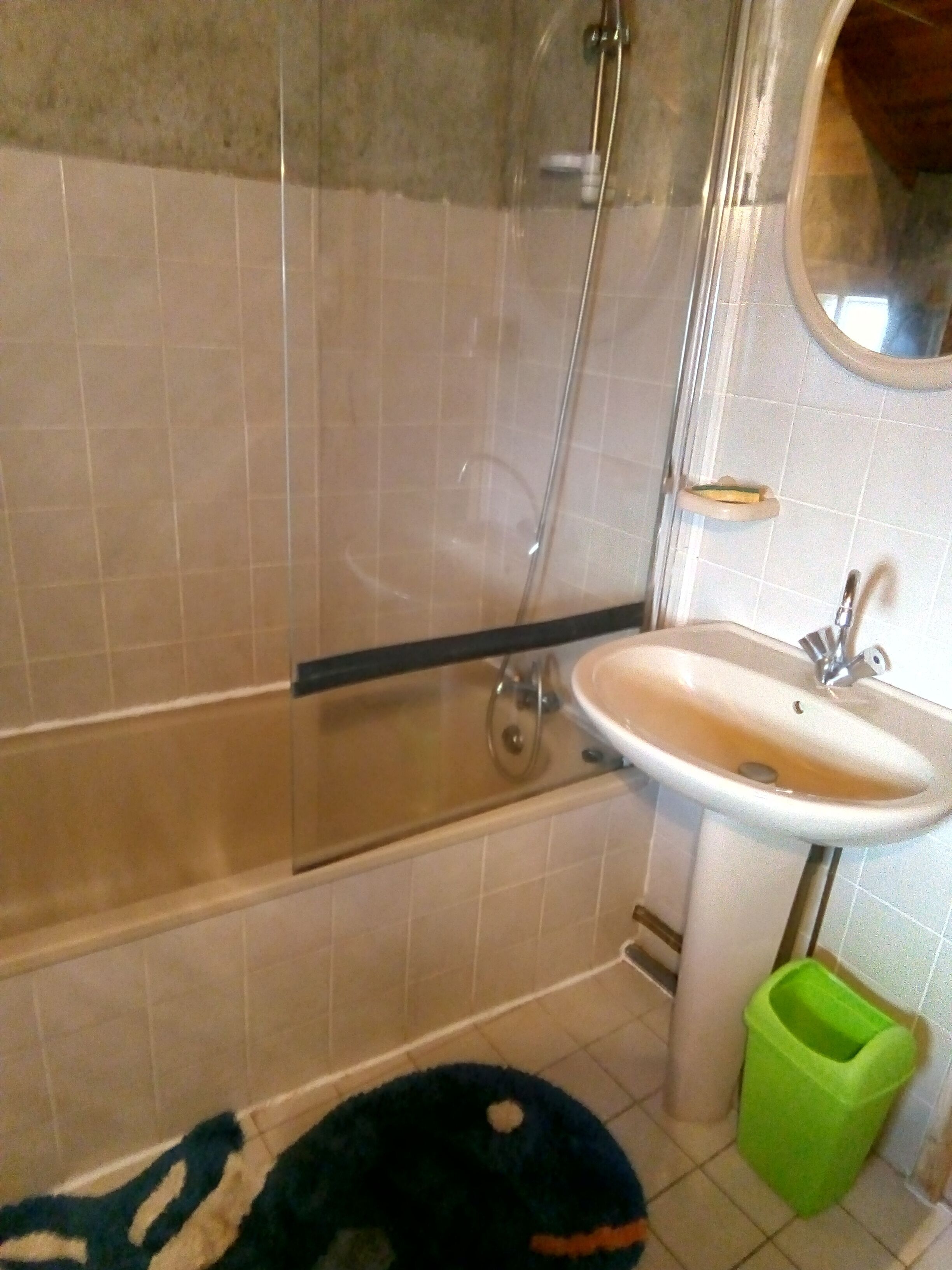 UNIQUE View Free April.... Individual house.  ARDECHE, Closed courtyard, 6 people, 