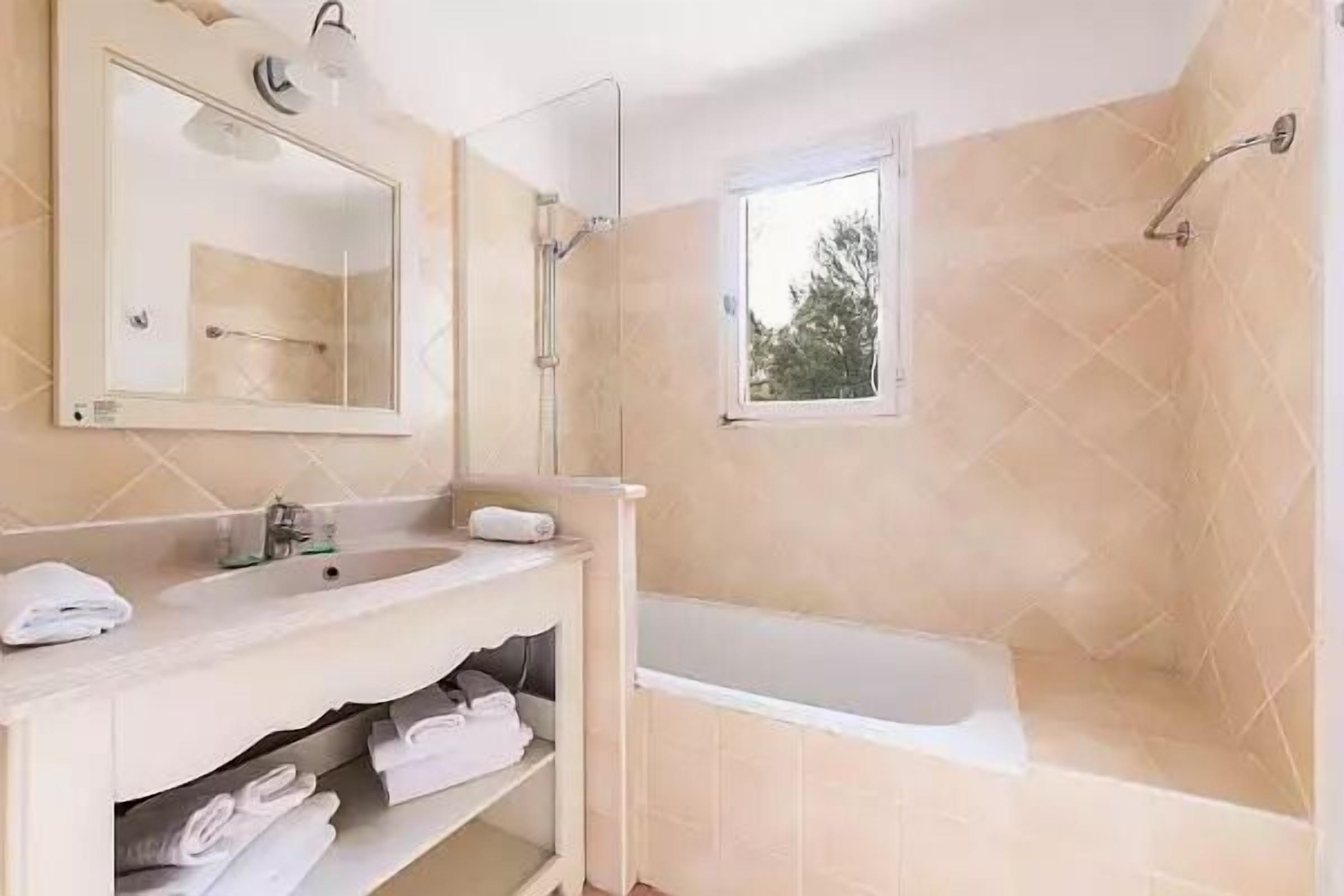 Village Pierre & Vacances Pont Royal en Provence - Studio 4 people - 1 sleeping area - Balcony