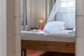 2 bedrooms, in-room safe, iron/ironing board, free WiFi