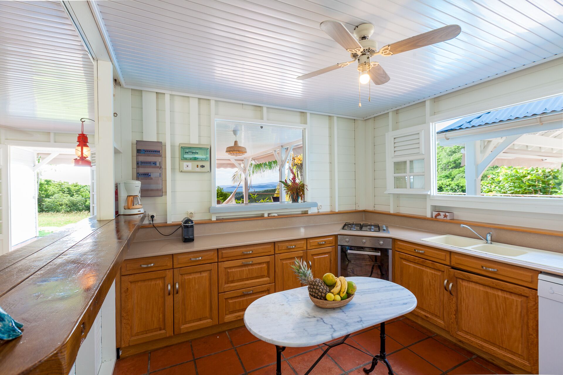 Réfrigérateur, four, plaque de cuisson, lave-vaisselle