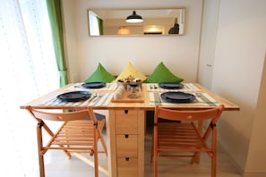 In-room dining - Uhome Minowa Hotel (Tokyo)