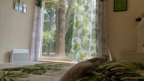 5 chambres, fer et planche à repasser, lit parapluie, Wi-Fi