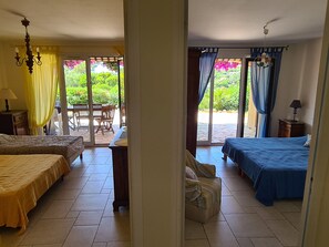 5 bedrooms, in-room safe, desk, iron/ironing board