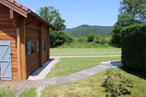 Property grounds - Chalet with SPA and swimming pool, Haute Vosges, cocooning spirit in the mountains (Ramonchamp)