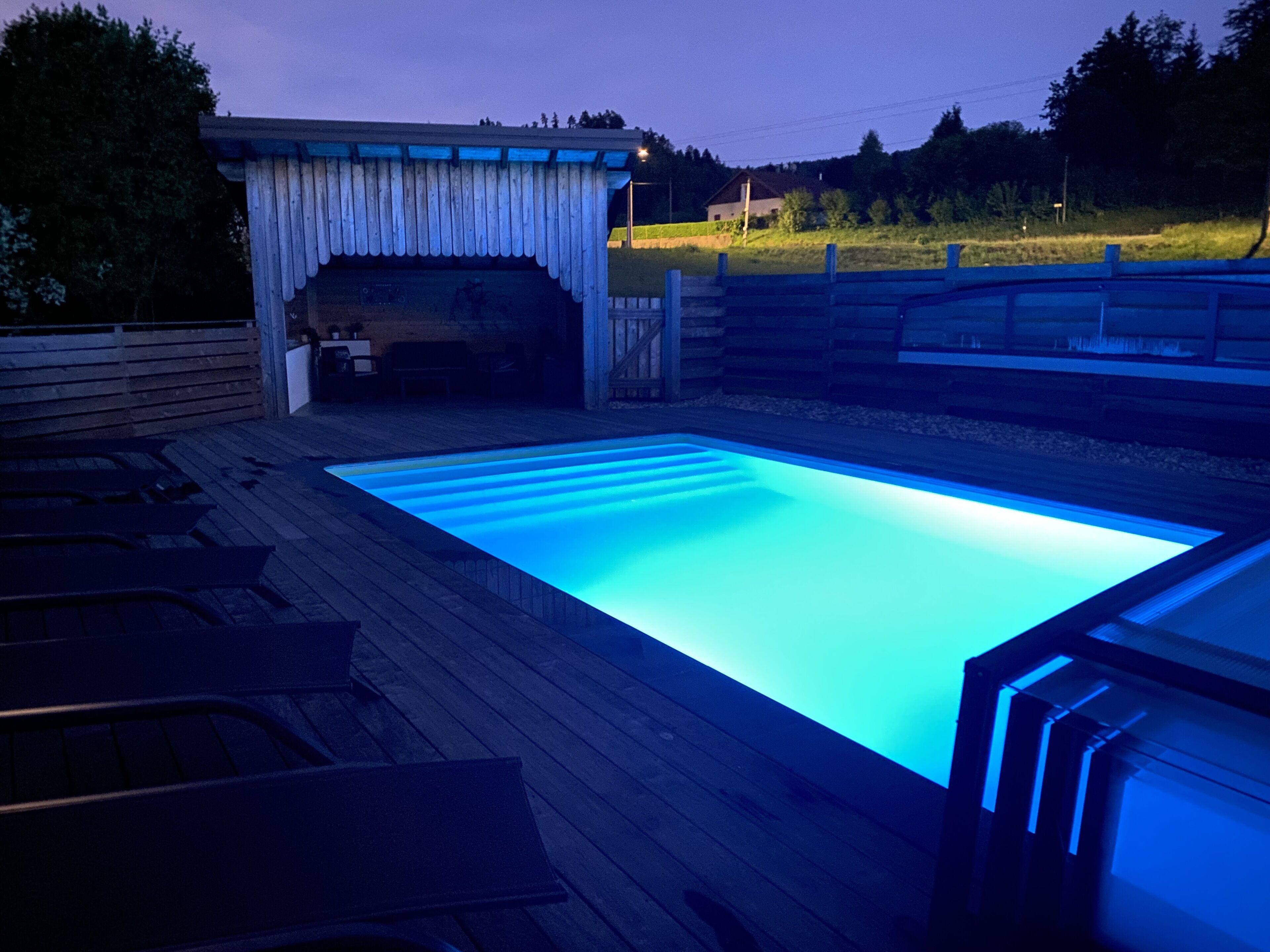 室内游泳池，室外游泳池